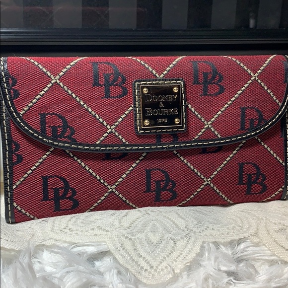 Dooney & bourke wallet checkbook organizer red - Picture 2 of 8